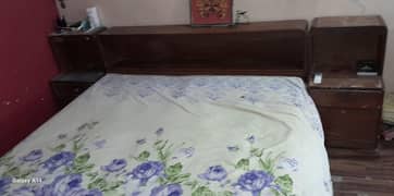 queen size bed with mattress and 2 side tables