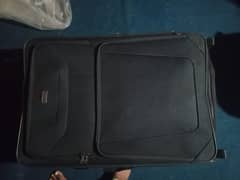Suitcase - 10/10 (BLACK)