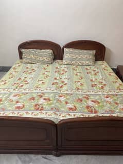 2 single beds