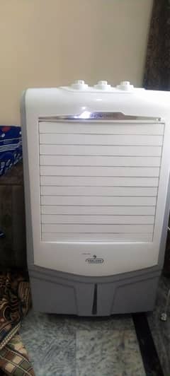 1 month used cooler only with warentry card