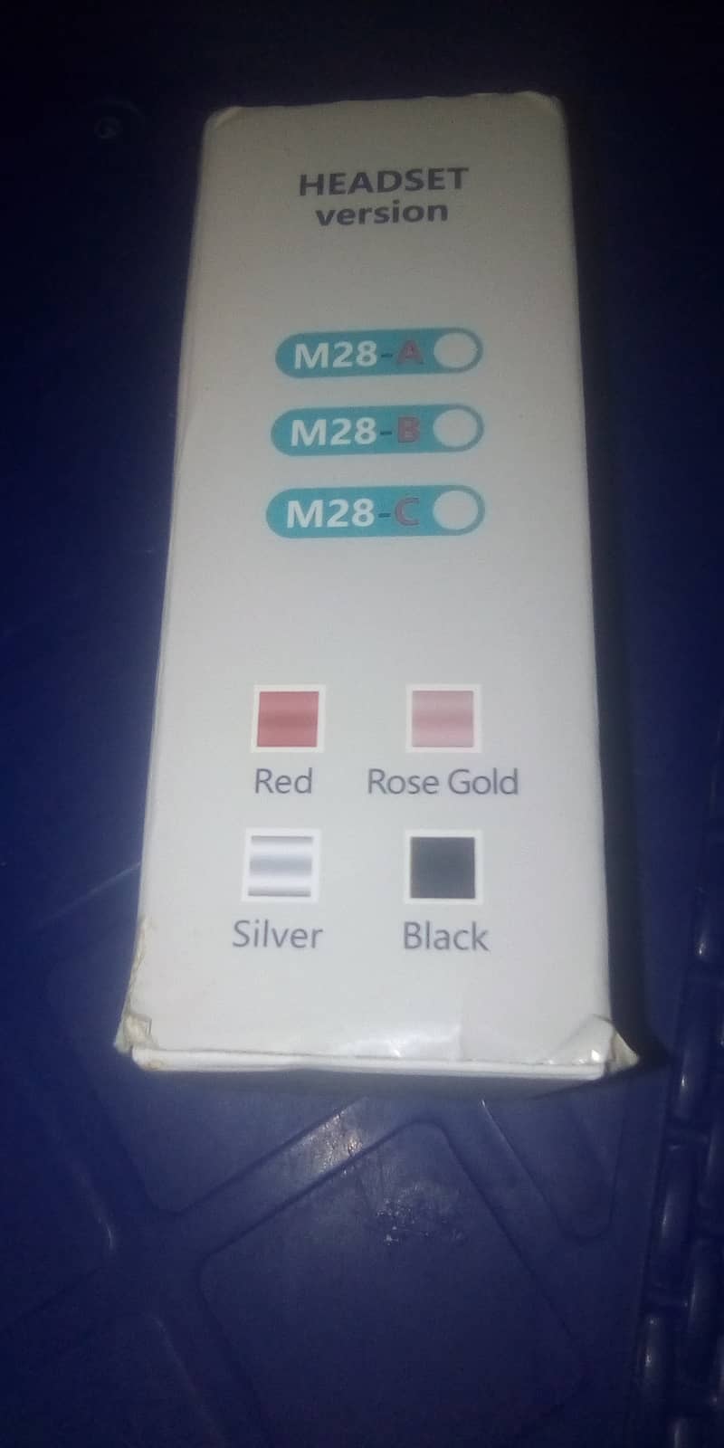 Like new M28 earpods only box open only one issue check description 4