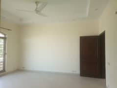1 KANAL UPPER PORTION WITH SEPARATE GATE AVAILABLE FOR RENT IN SUI GAS SOCIETY