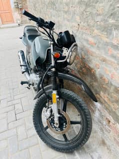 Yamaha YBRG 125cc. 2023 model.