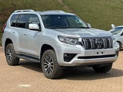 Land Cruiser Fortuner Revo Mercedes On Rent