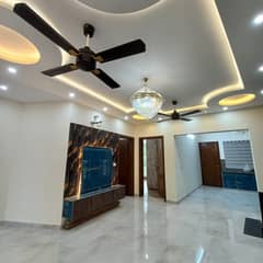 10 Marla Brand New Dsigner Upper POrtion For Rent