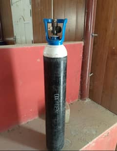 oxygen cylinder