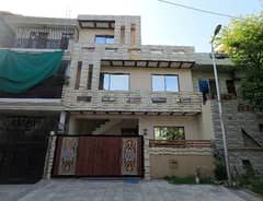 Facing Park House For sale In Beautiful G-11/2