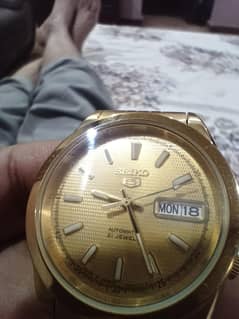 SEIKO 5 Golden