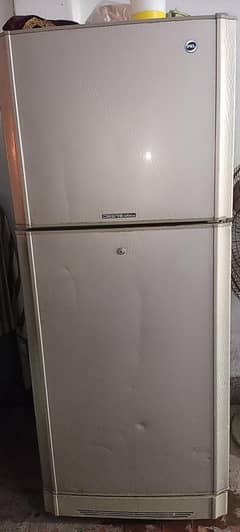 Beige colour PEL company Medium Refrigerator