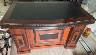 Executive table and chair for office