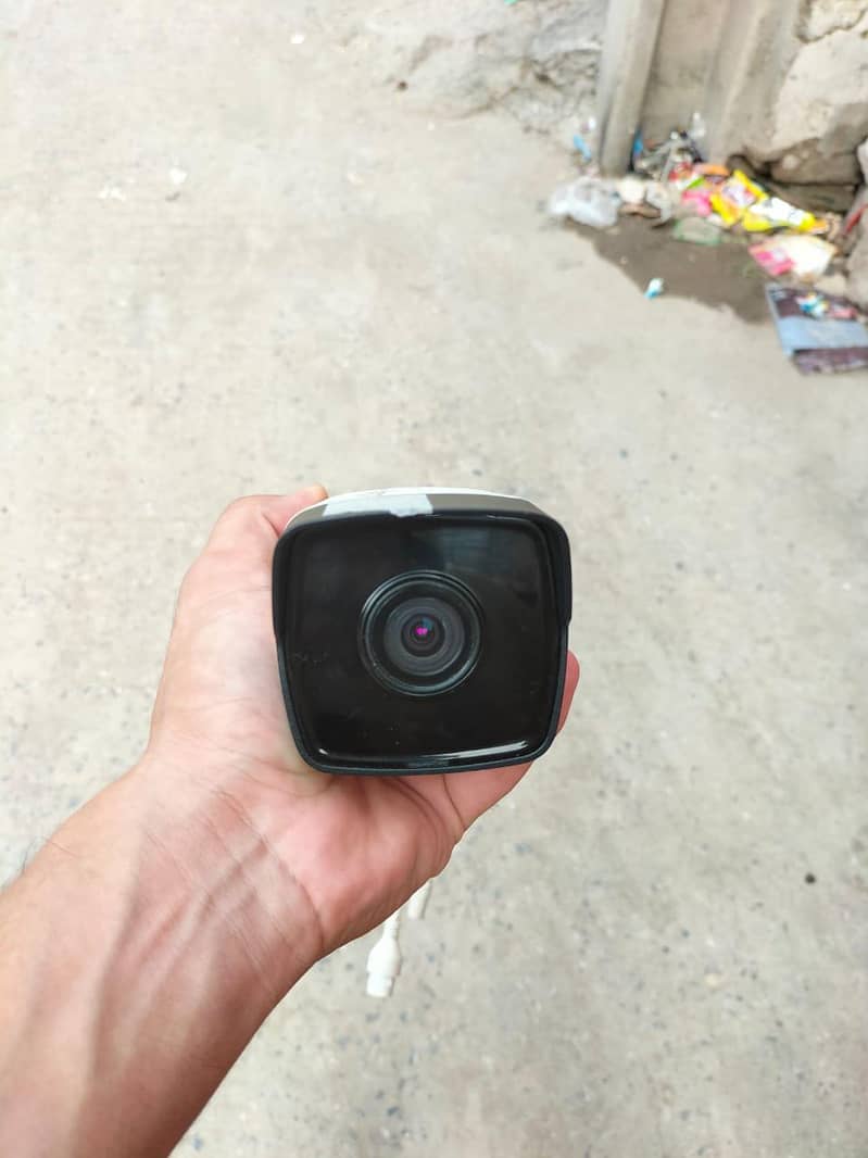 Hikvision Camera and Ethernet Switch 0