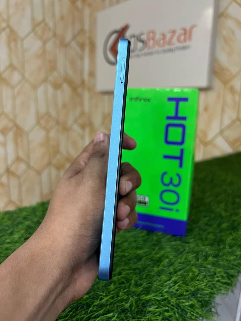 Infinix Hot 30i 8/128 With Box Charger 2