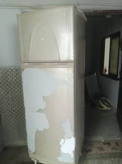 uses fridge