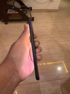 I am seeling my Vivo v23e with box