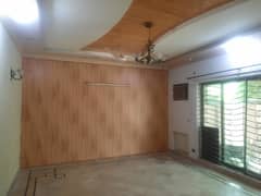 10 marla portion is available for rent in johar town