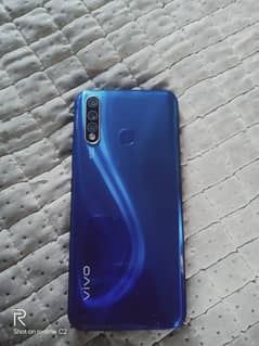 6/128 new condition 10 by 10 with box and charger