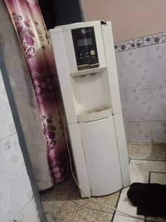 water dispenser  ache condition ma ha Har chez kam Karte ha