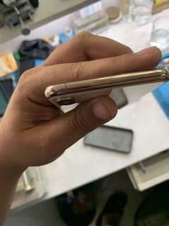 Iphone xs max non pta but sim wiring 2 saal se chal rahi ha har sim