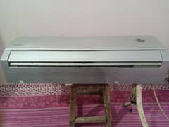 Gree 1.5 ton non inverter AC for sale