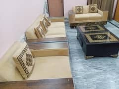 6 Seater Cream Coloured Sofa Set