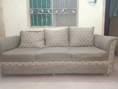 Slightly used sofa set 3 2 1
