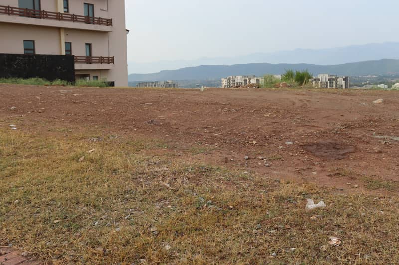 Build Your Future! 10 Marla Front Open Plot with Possession 0