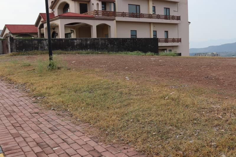Build Your Future! 10 Marla Front Open Plot with Possession 1