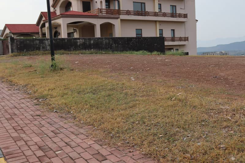 Build Your Future! 10 Marla Front Open Plot with Possession 2