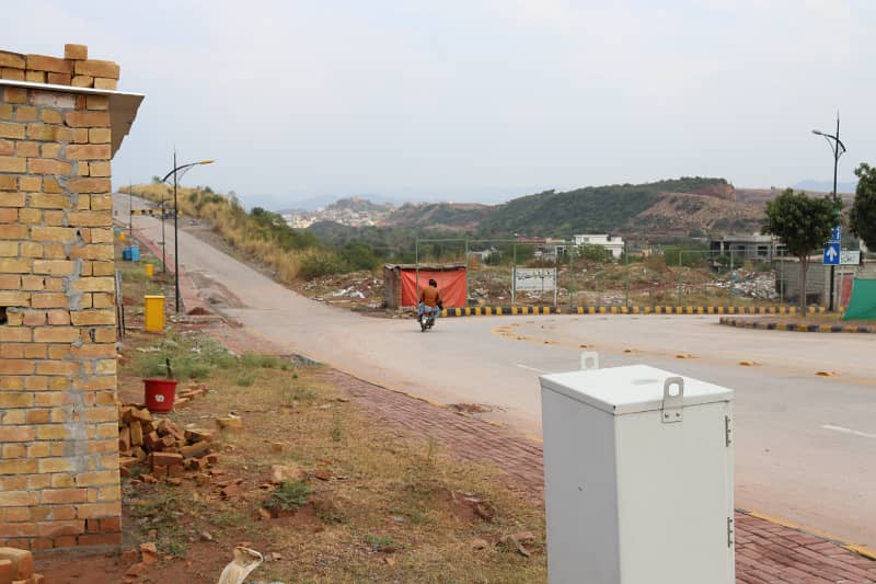 Build Your Future! 10 Marla Front Open Plot with Possession 11