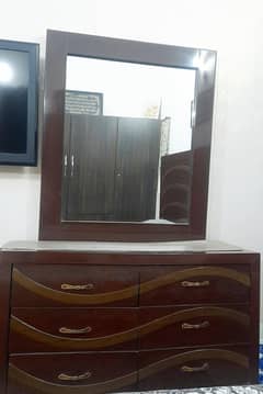 Dressing table