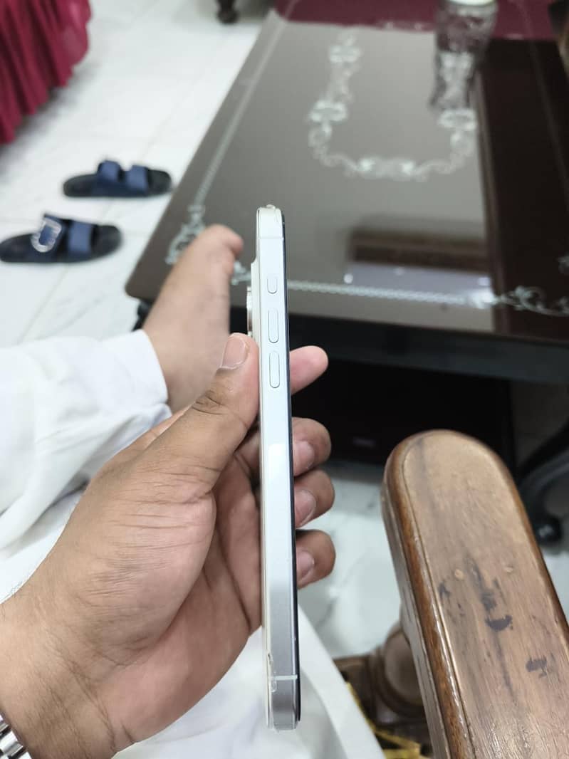Apple Iphone 15 pro Max 9
