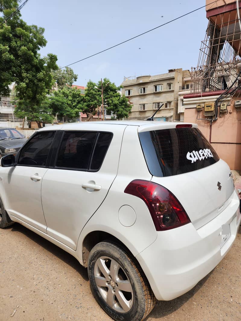 Suzuki Swift dlx 1.3 automatic navigation 1