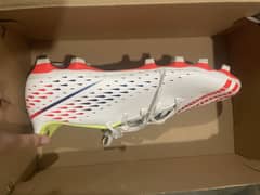 Adidas Predator edge. 4 football studs