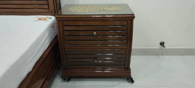 Made up of walnut wood