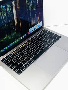 Apple Macbook pro 2019 i7