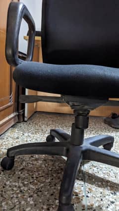 Office chair with table