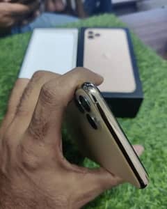 I phone 11 pro max 256 GB My WhatsApp Number 0326/7544=942