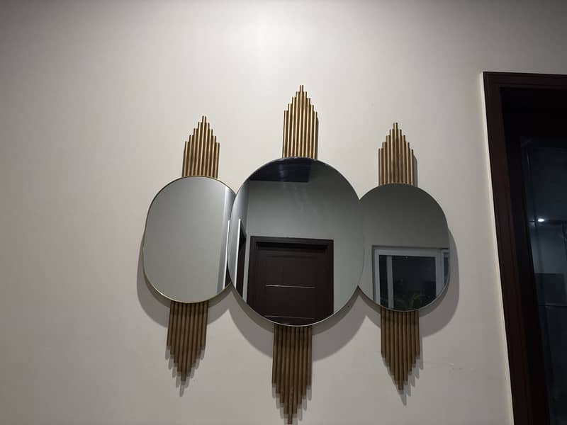 Unique console table with mirror 0