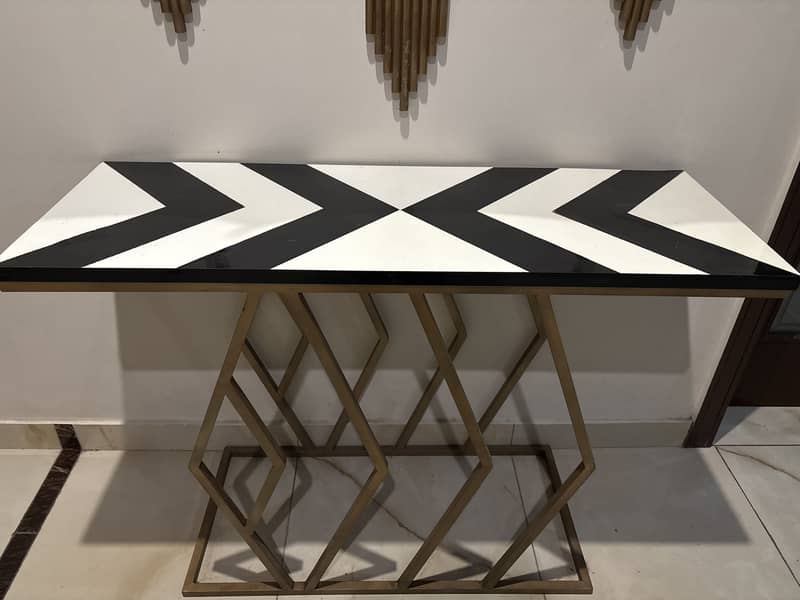 Unique console table with mirror 1