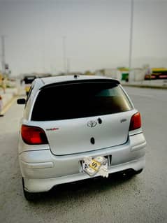 vitz 2004