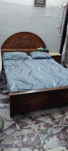 wooden bed set oldstyle darkbrown