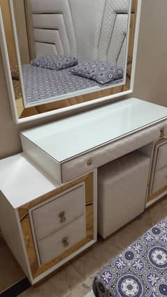 Room furniture set with side tables, dressing and Almirah