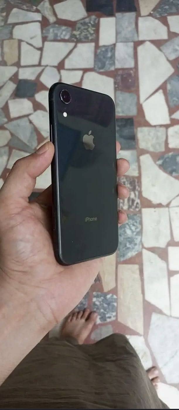 iPhone XR non pta 10/10 condition 1