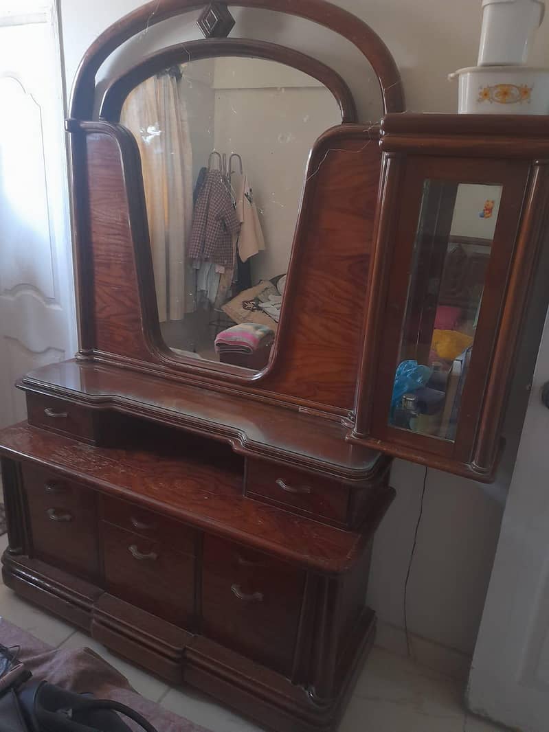 King size bed with mattress, 2 side tables, and dressing table. 5