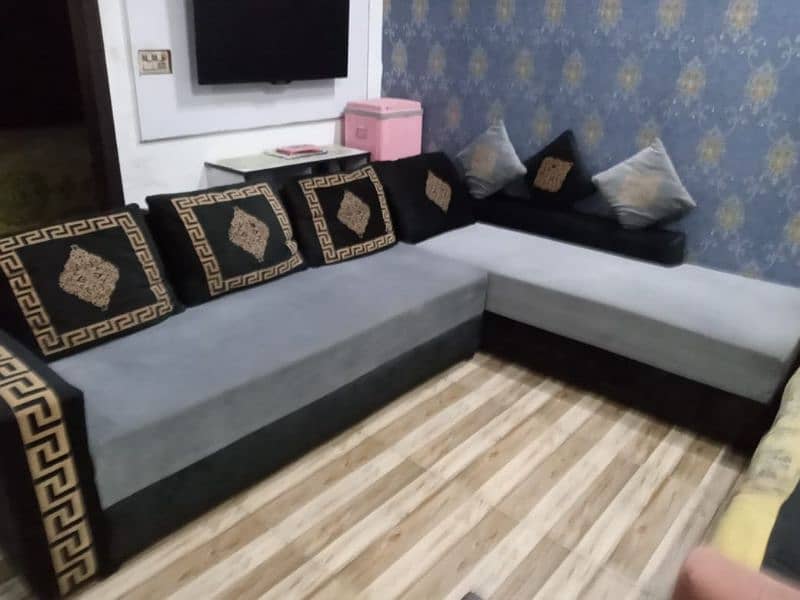 L Shaped Sofa with Table + 3 2 1 sofa set 0