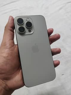 iphone 15 pro max 256 sim lock 10/10 condition