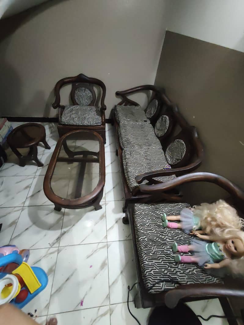 5 seater sofa set for small space no damage 0