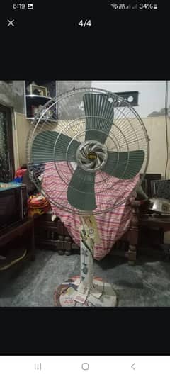Dawlance pedistal fan