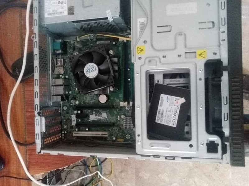 core i5 4th generation desktop pc with 4GB ram ddr3 and 128 SsD 1