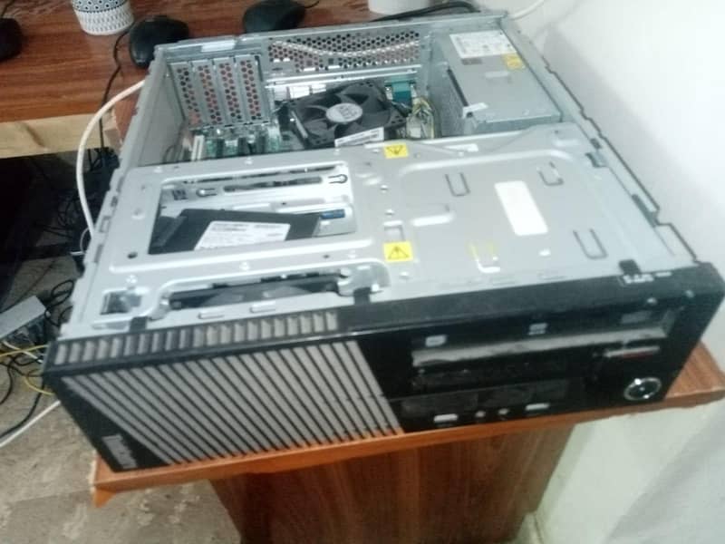 core i5 4th generation desktop pc with 4GB ram ddr3 and 128 SsD 3